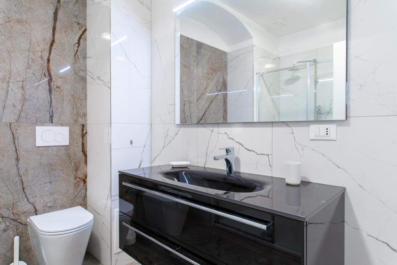 Royal Apartment Turin Bagian luar foto
